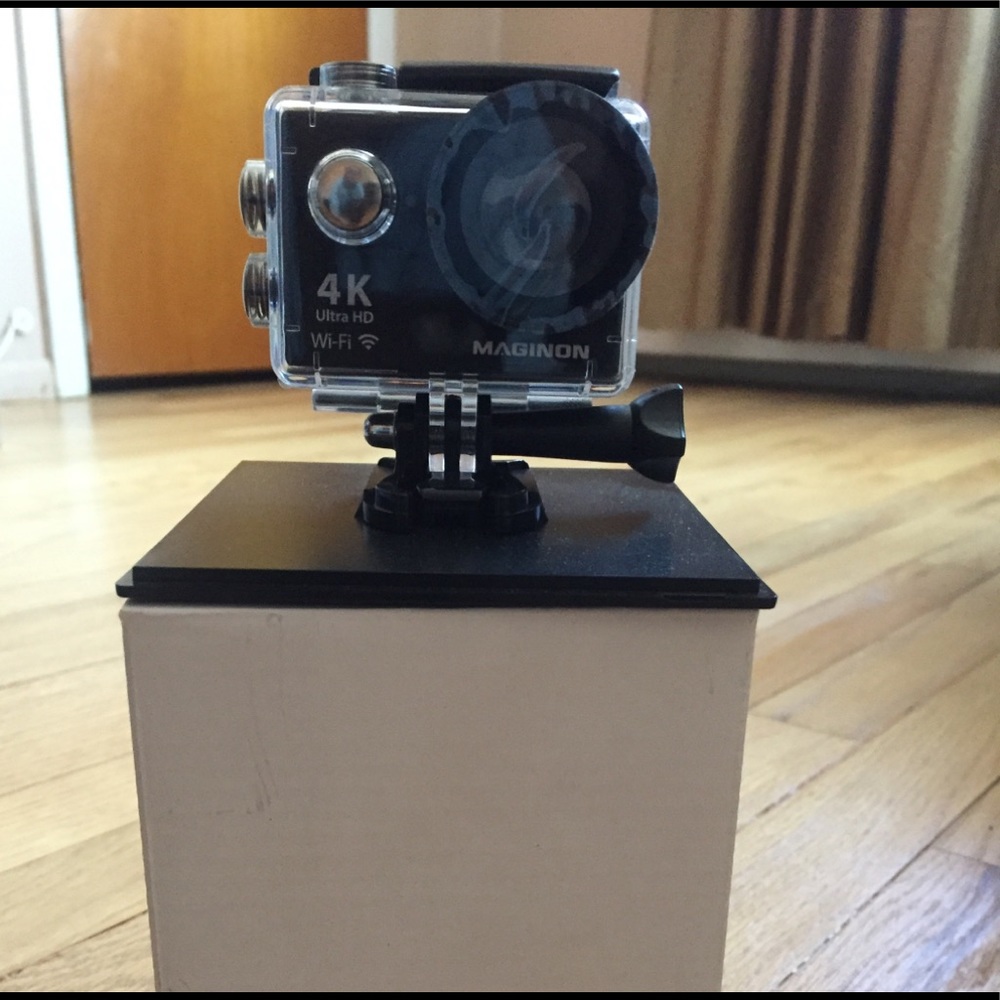 NIP ( outer box missing ) Maginon action camera